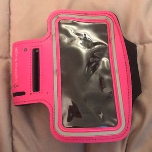 Arm phone holder while exercising